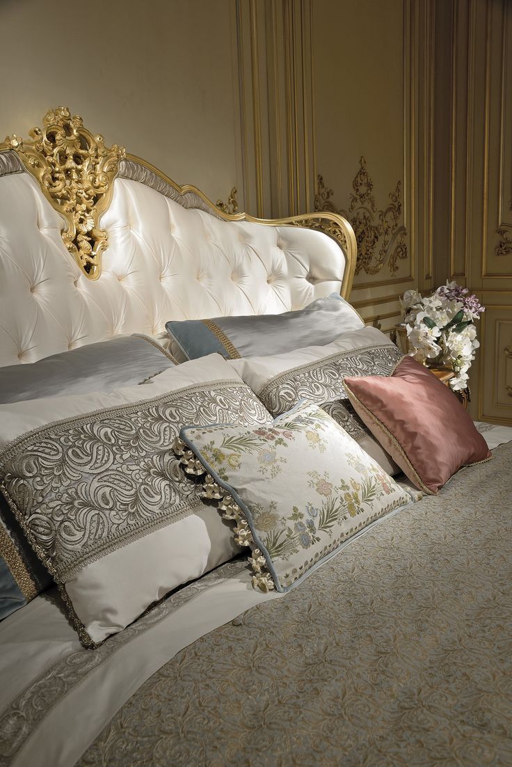 Aurace Italian Classical Style Bedroom Set