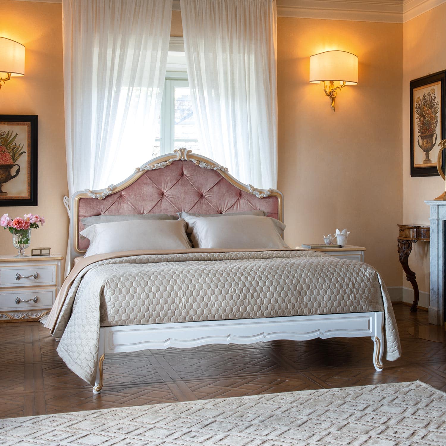 Classic Italian Handcrafted Premium Luxury Bed for Mansion