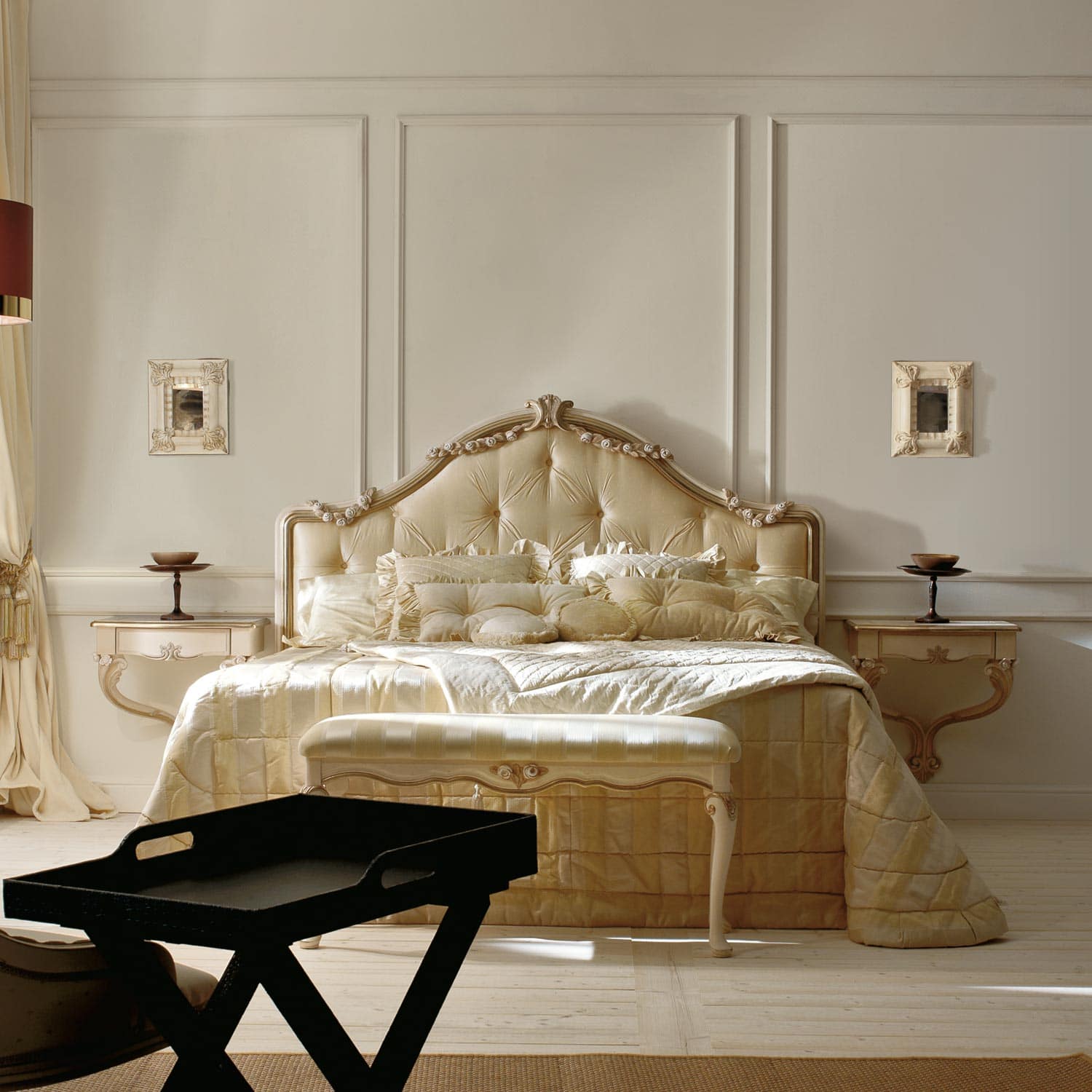 Classic Italian Handcrafted Premium Luxury Bed for Mansion