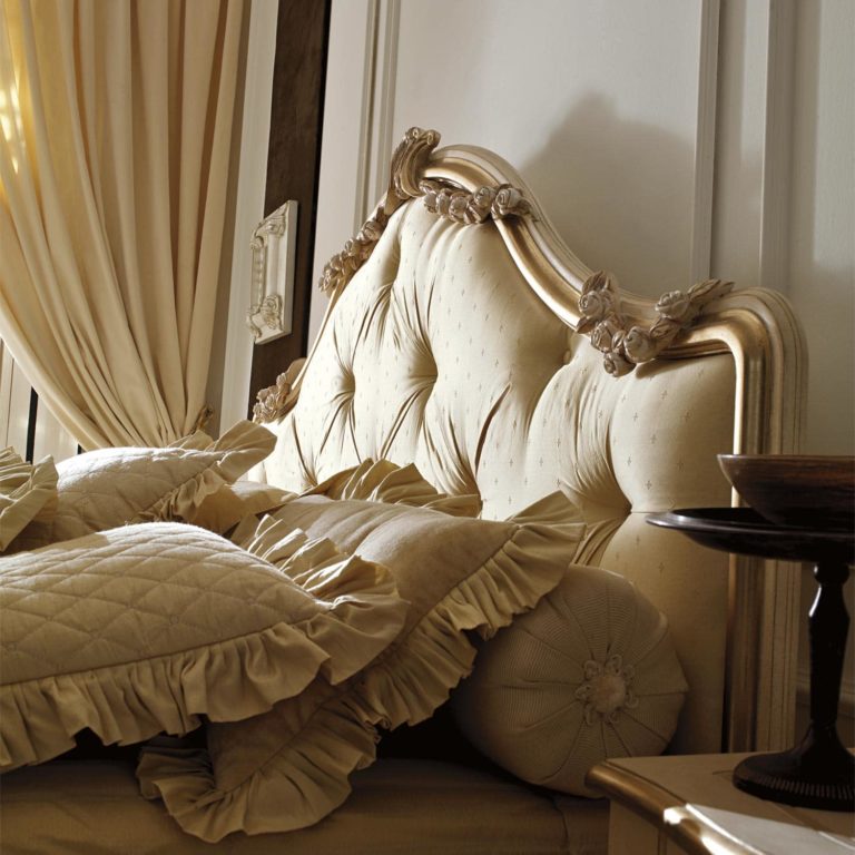 Classic Italian Handcrafted Premium Luxury Bed for Mansion