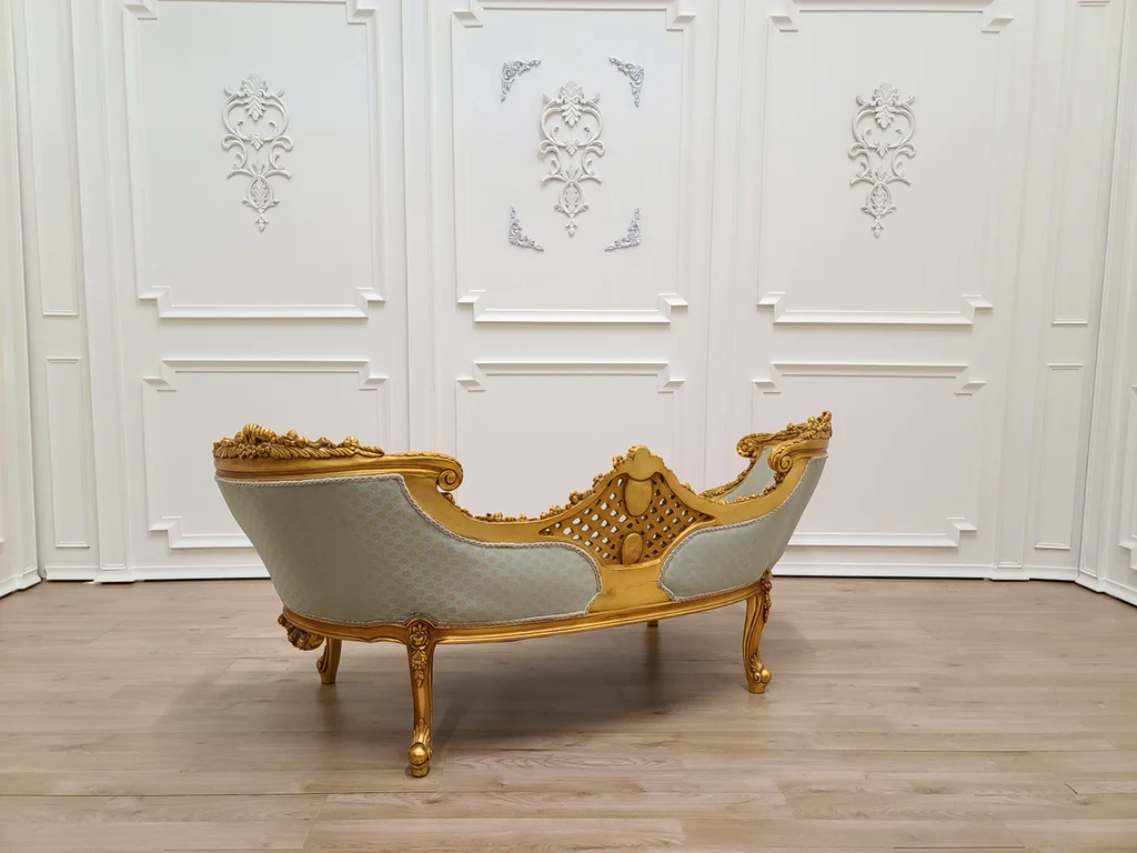 Carved French Style Settee - Antique Gold Leaf Gilding Finishing