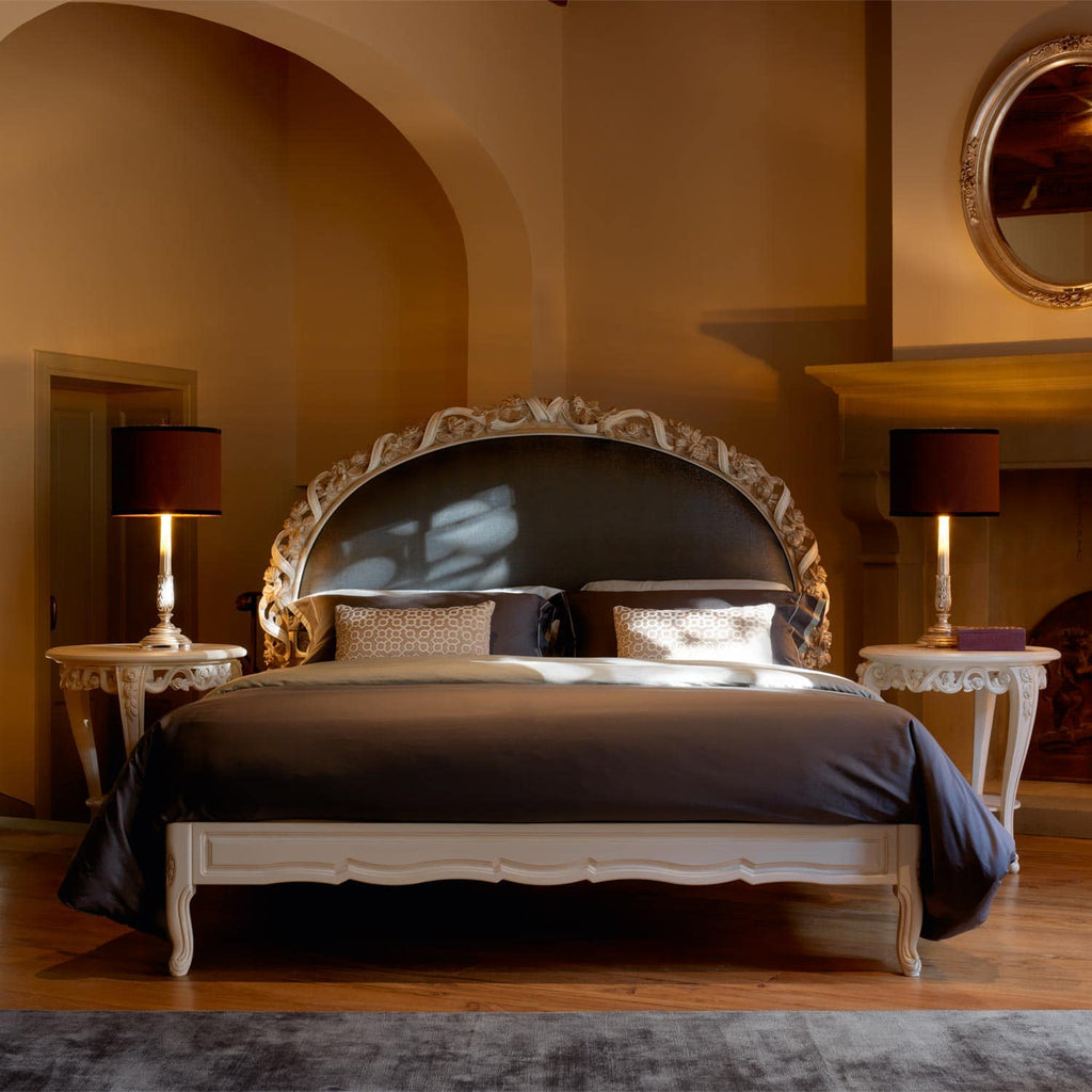 Luxury Hand Carved NewYork High End Classic Italian Bed for Villa