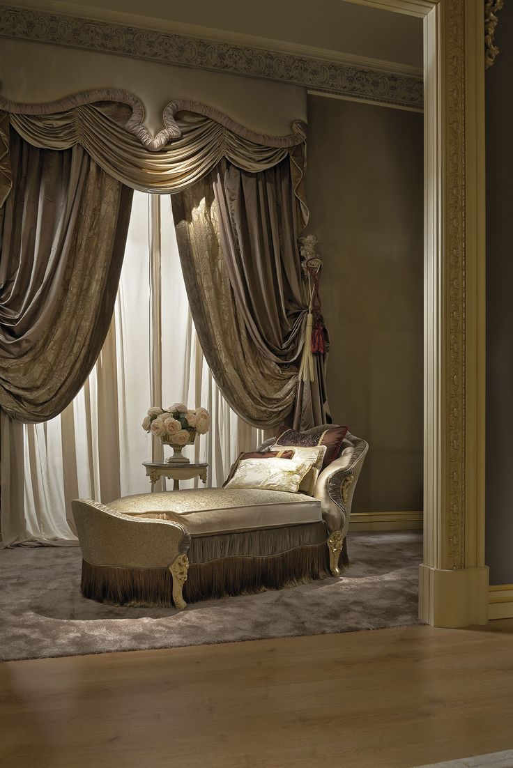 Majestic Classic Italian Style Bedroom Set