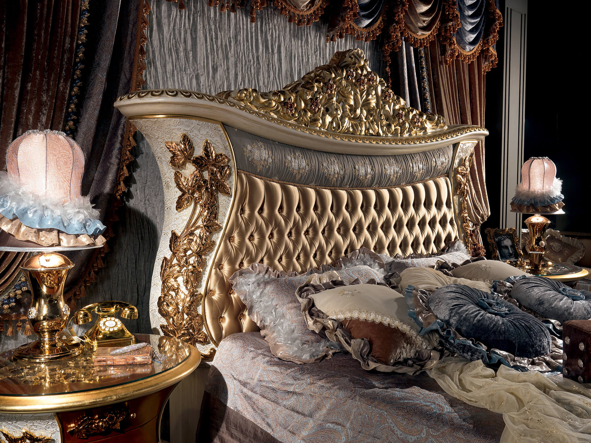 Royal Bedroom- RZLFRBD-02