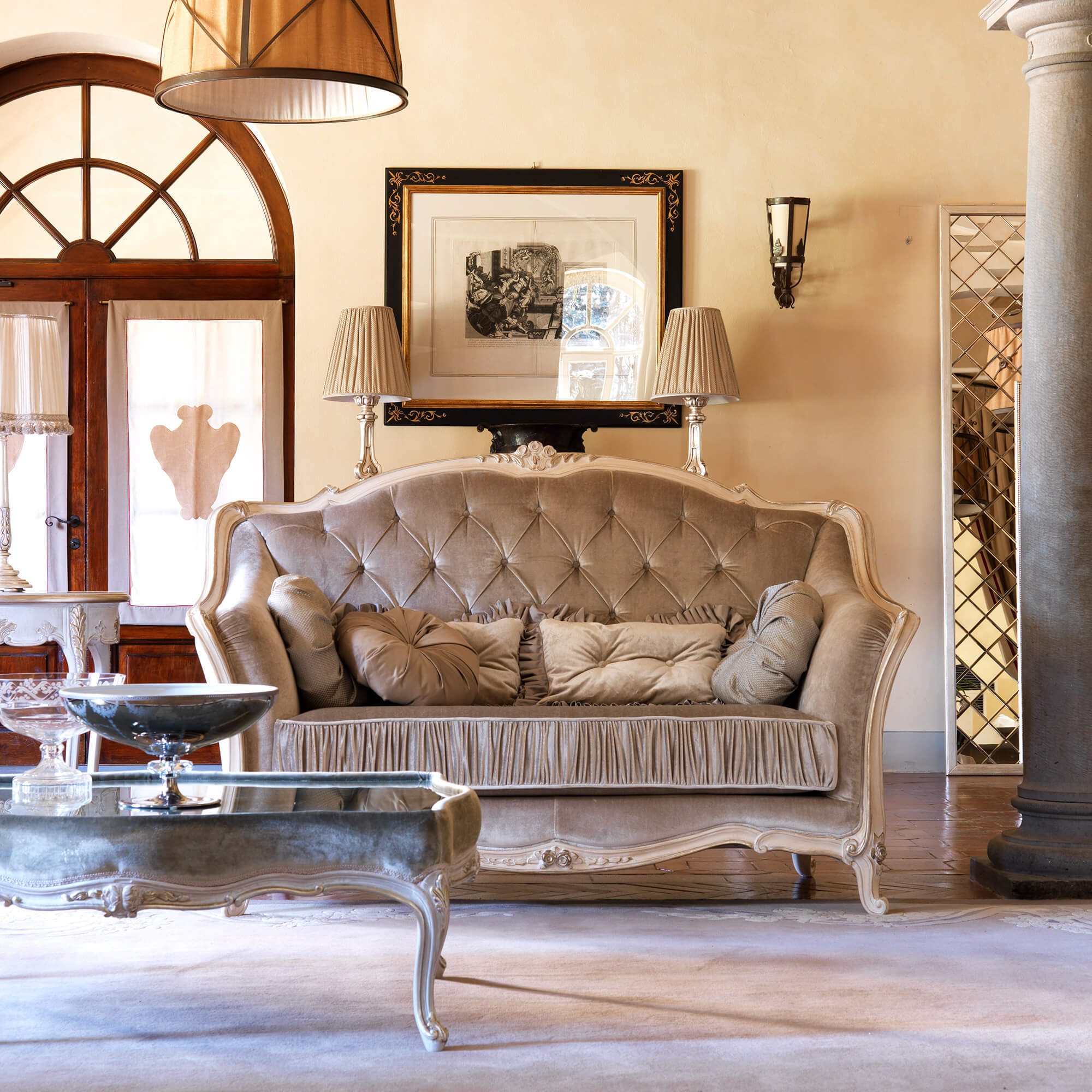 Luxury Handcrafted Wood Carving European Design Sofa Set